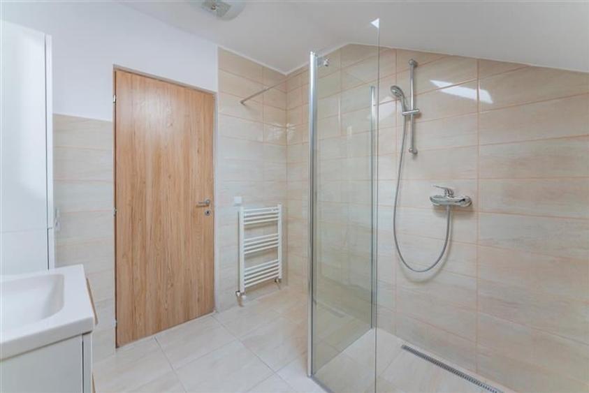 Proprietate eleganta, constructie noua, zona boema, Sanpetru, Brasov - 17