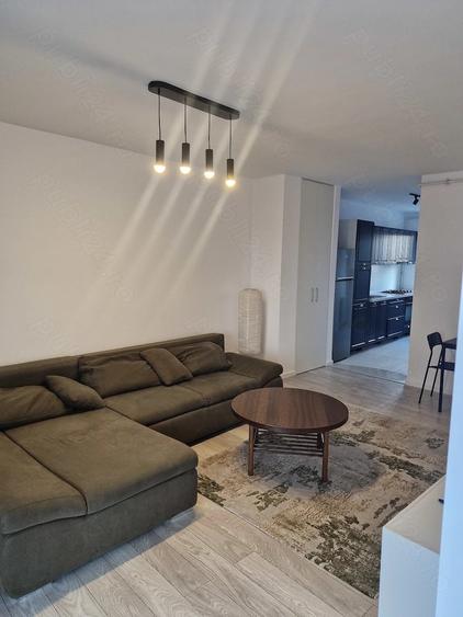 Inchiriez apartament 2 camere, str Traian 58-62, loc de parcare, 600 de euro - 2