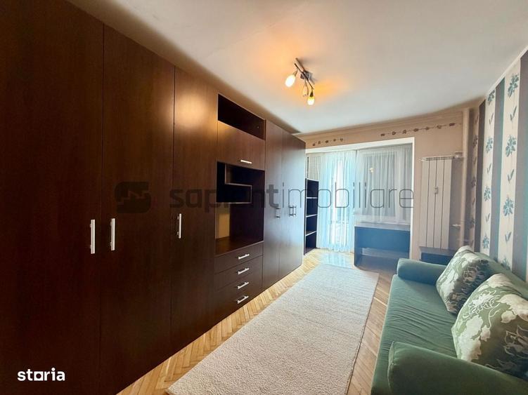 Apartament cu 3 camere decomandat în Cetății