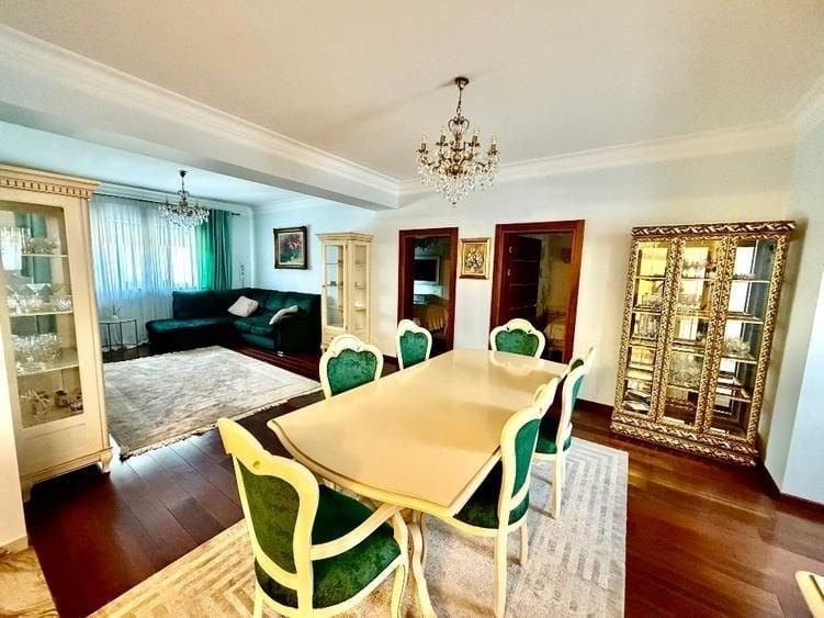 Apartament cu 3 camere decomandat, mobilat în Dorobanți