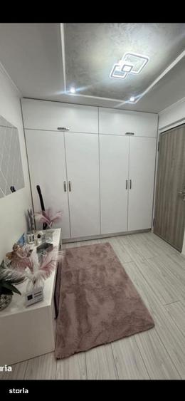 Apartament cu 3 camere, mobilat în Central