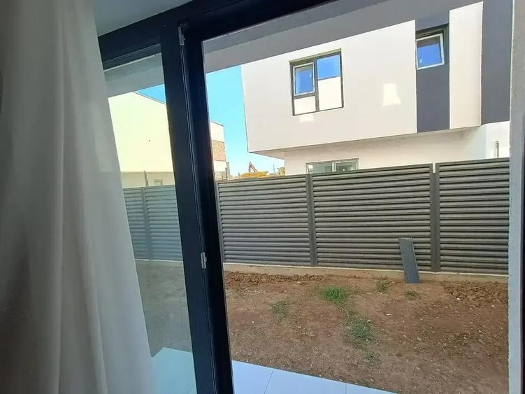 Casă cu 4 camere cu Canalizare în Theodor Pallady