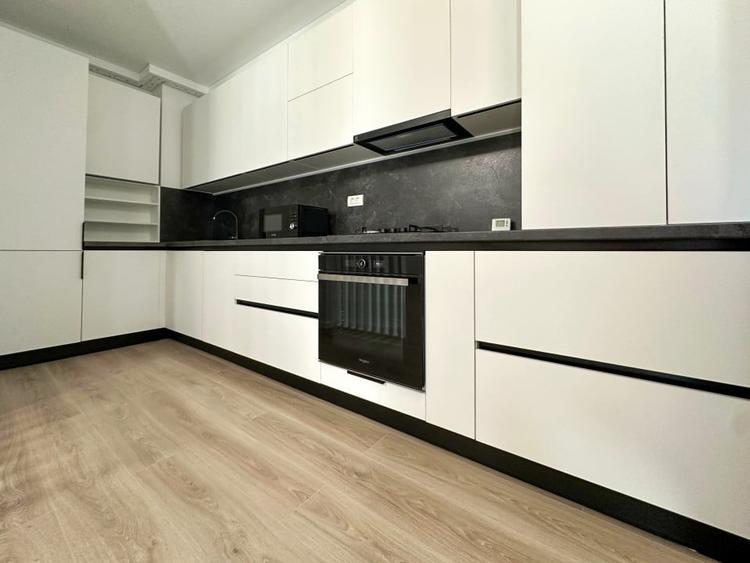 Apartament cu 2 camere decomandat, mobilat în City Park Mall