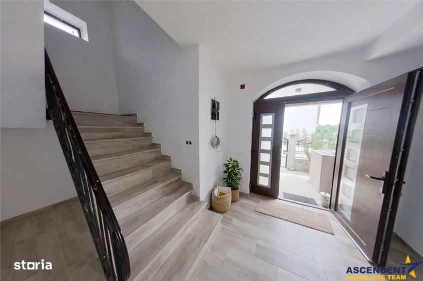 Casă cu 9 camere decomandat cu Teren 843 Mp în Bunloc
