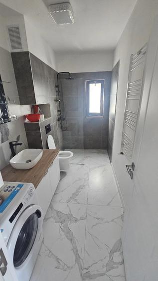 Apartament cu 2 camere decomandat în Metro 2