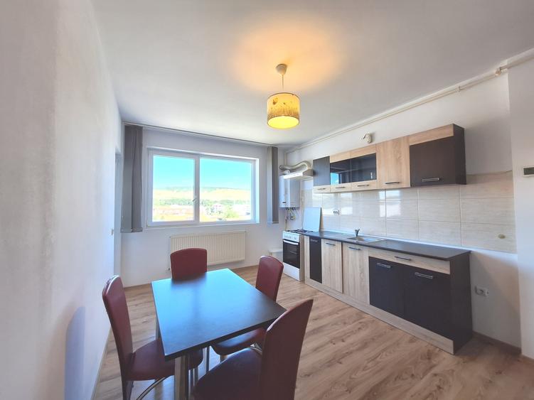 Apartament cu 2 camere semidecomandat, mobilat în Florești