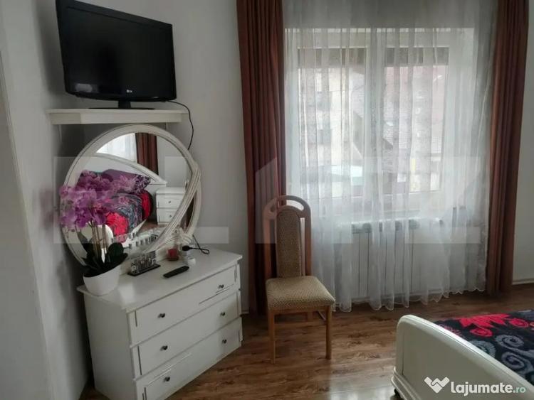 Casă cu 8 camere cu Teren 488 Mp în Marginea