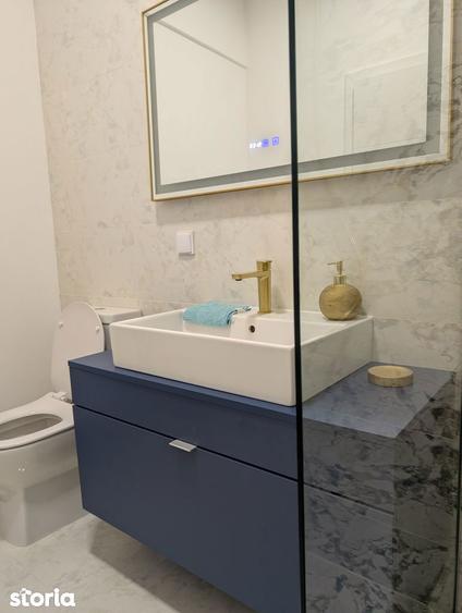 Apartament cu 2 camere, mobilat în Tractorul