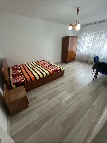 Apartament cu 2 camere decomandat în Telegrafului
