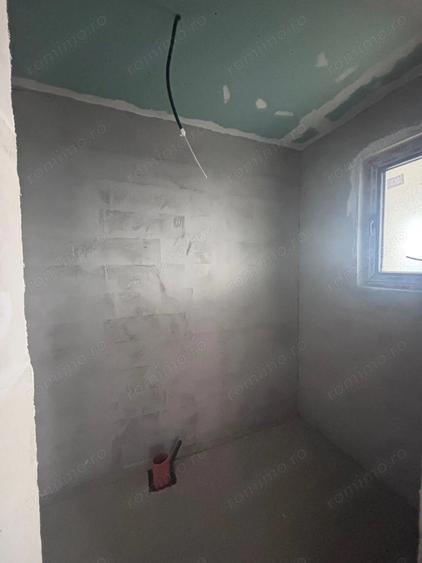 Casă cu 4 camere cu Teren 500 Mp în Nazna
