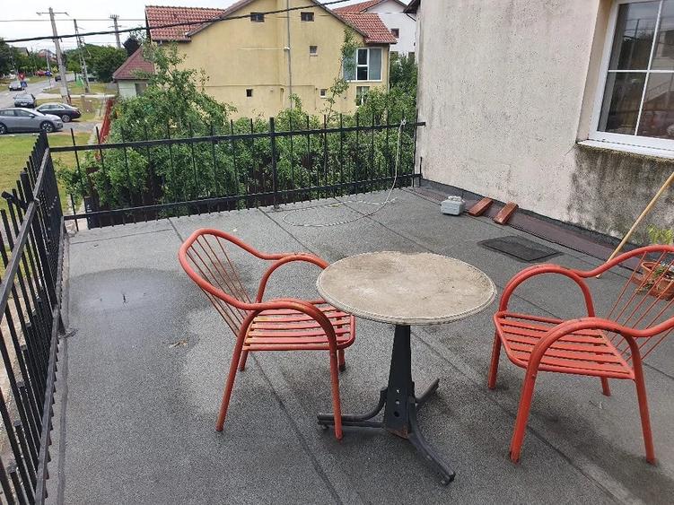 Apartament cu 2 camere decomandat în Exterior Vest