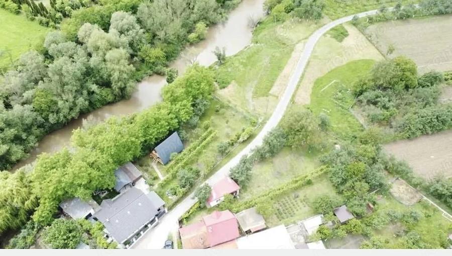Casă cu Teren 450 Mp în Central