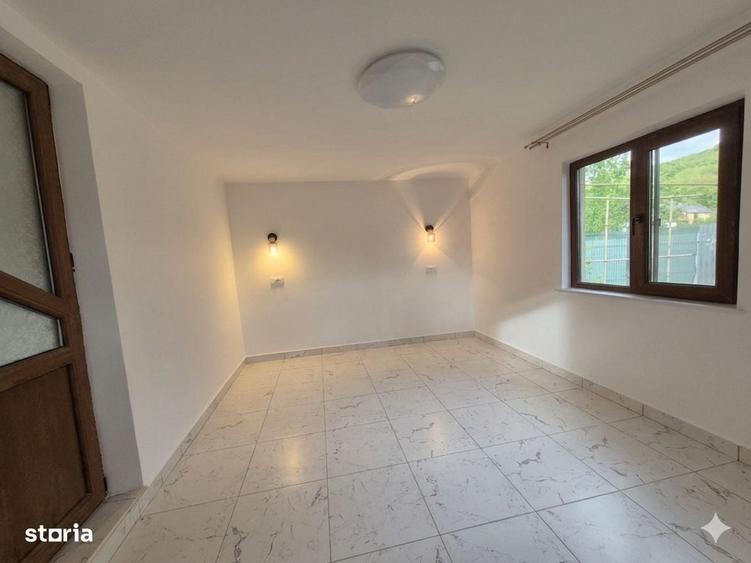 Casă cu 2 camere cu Teren 330 Mp în Cleja