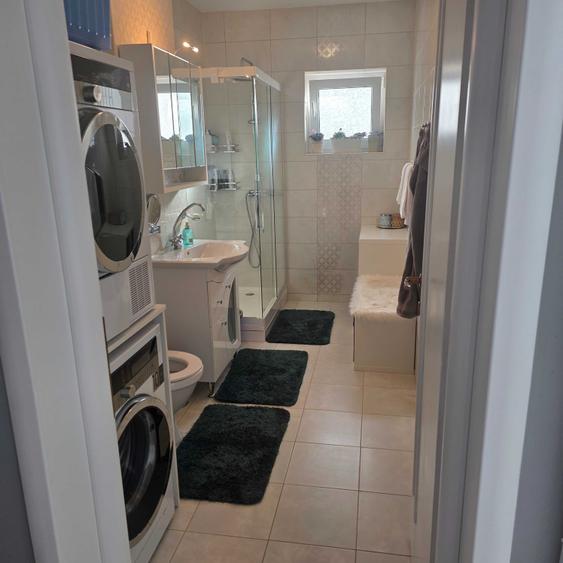 Apartament cu 3 camere decomandat în Exterior Vest