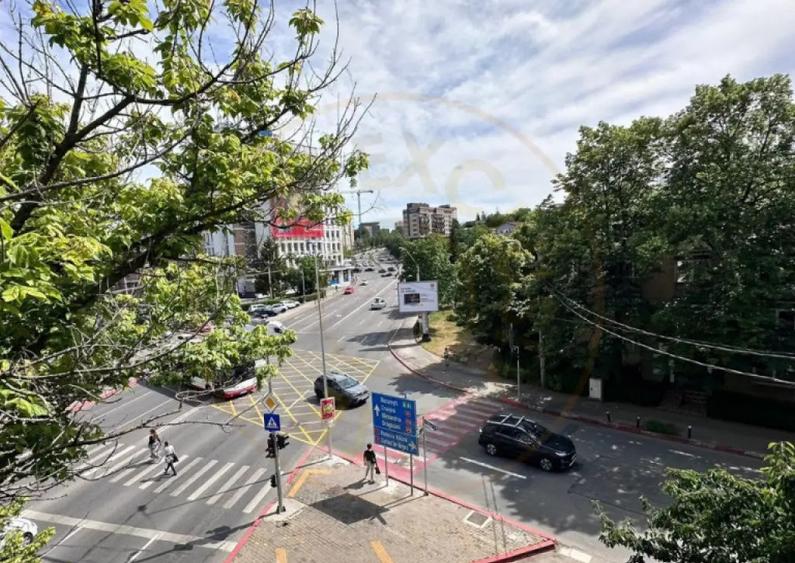 De vanzare- Apartament 3 camere Pitesti-zona Ultracentrala! - 12