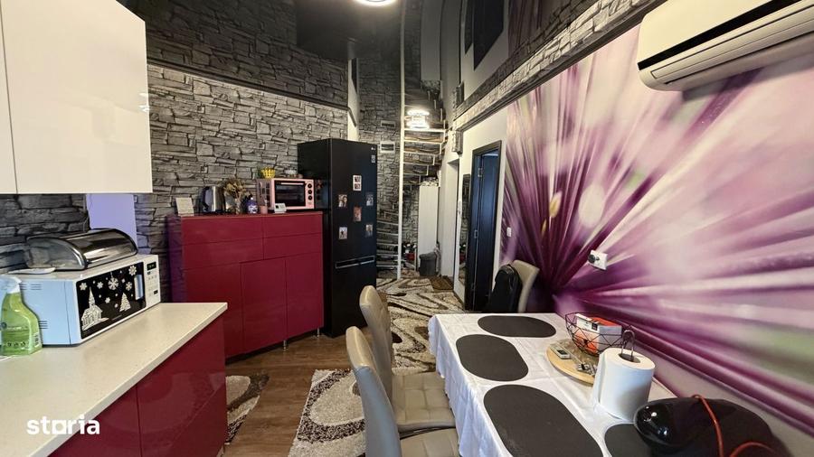 Apartament 3 camere Mansarda Scara interioara Spatiu versa - 9