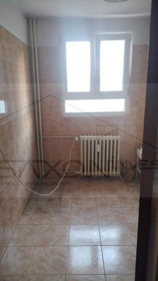 Metrou Titan apartament cu 3 camere - 9