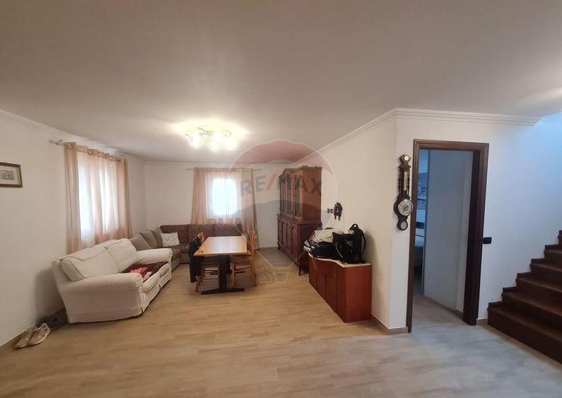 Casa cu 5 camere de vanzare (P+M) in comuna Bolotesti - 12