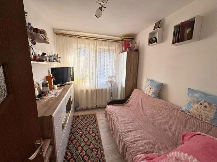 Apartament 2 camere decomandat zona Simeria (lângă piața Dolar)