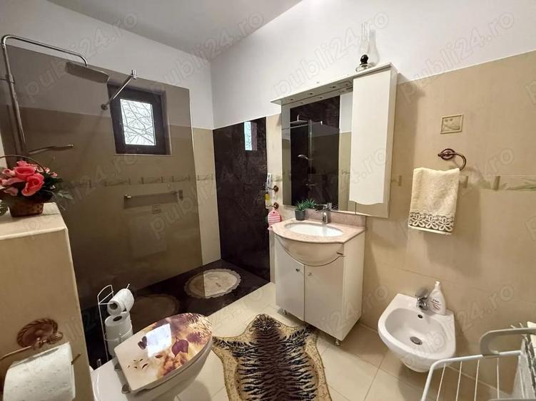 Vand casa vila D+P+M, cu piscina, in Arad, zona Gradiste - 5