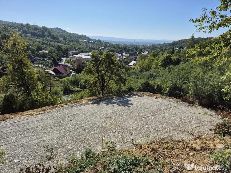 Teren în Valea Borcutului