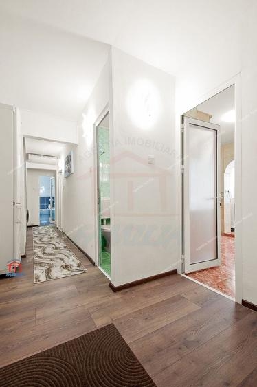 De închiriat apartament 3 camere, Micro 21 - 11