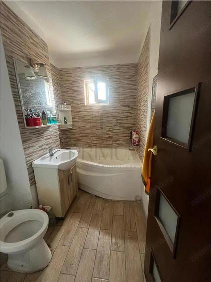 UMT - MUZEUL SATULUI - 3 CAM - ETJ.3 - 2 BAI - 2 BALCOANE - IZOLAT - SPATIOS - 10