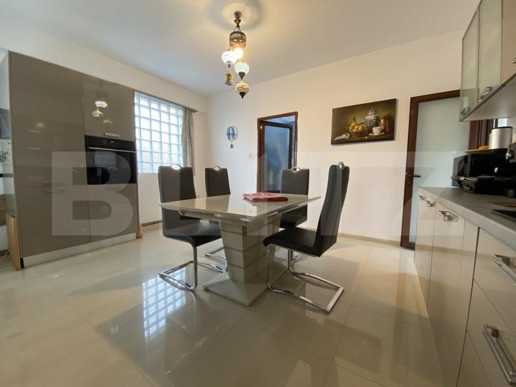 Casa de vanzare, 295 mp, zona Central - 6