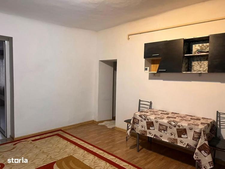 Apartament cu 2 camere, etaj 1, la casa - zona centrala - 5
