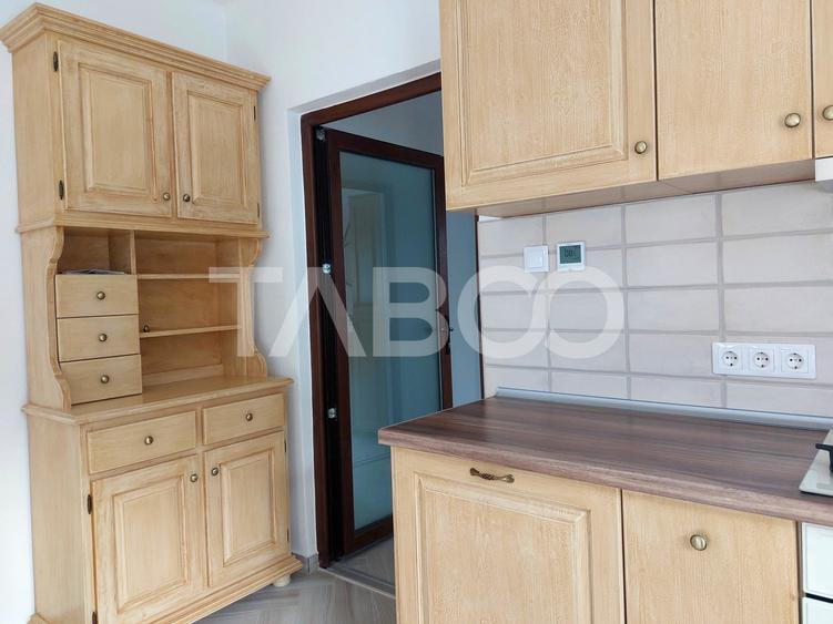 Casa 58 mp cu gradina 300 mp pet friendly central Cisnadioara - 4