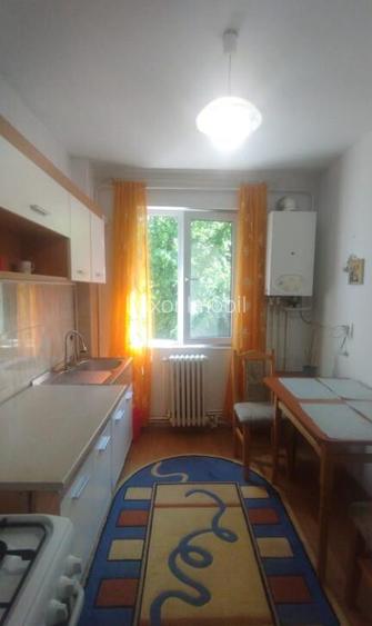 Apartament 2 camere, 2 balcoane, zona Primaverii