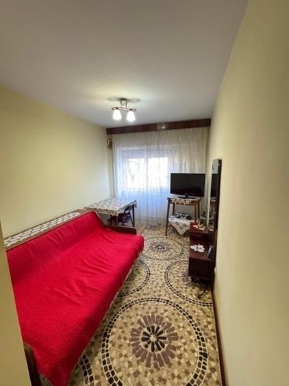 Etaj 2 - 4 camere decomandat - doua bai - doua balcoane - Dacia - 2