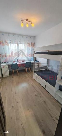 Apartament cu 3 camere, 2 bai, 72 mp, izolat, pe mijloc zona Dacia - 6