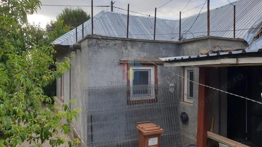 VEZI VIDEO! Super Pret Casa Chiscani 4 cam teren 1.800 mp toate utilitatile - 4
