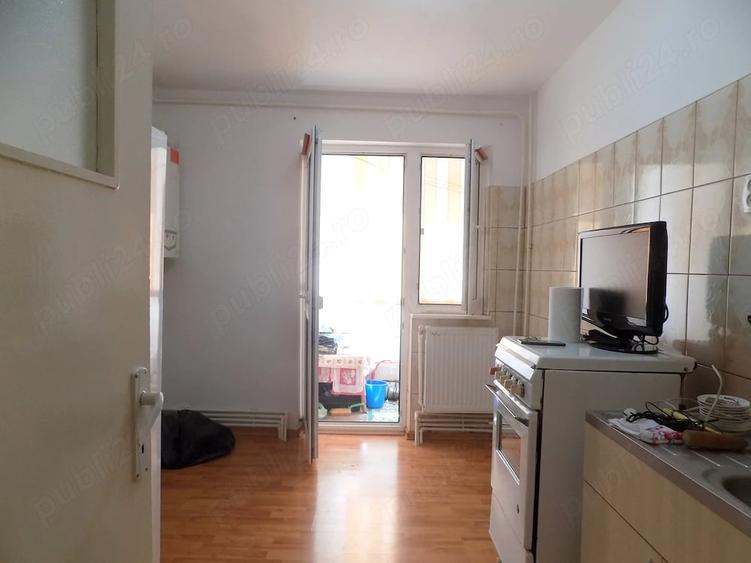 Apartament cu 2 camere semidecomandat în Obor