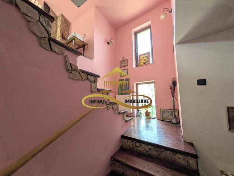 Casă &icirc;n Traian, poziție excelentă! - 17