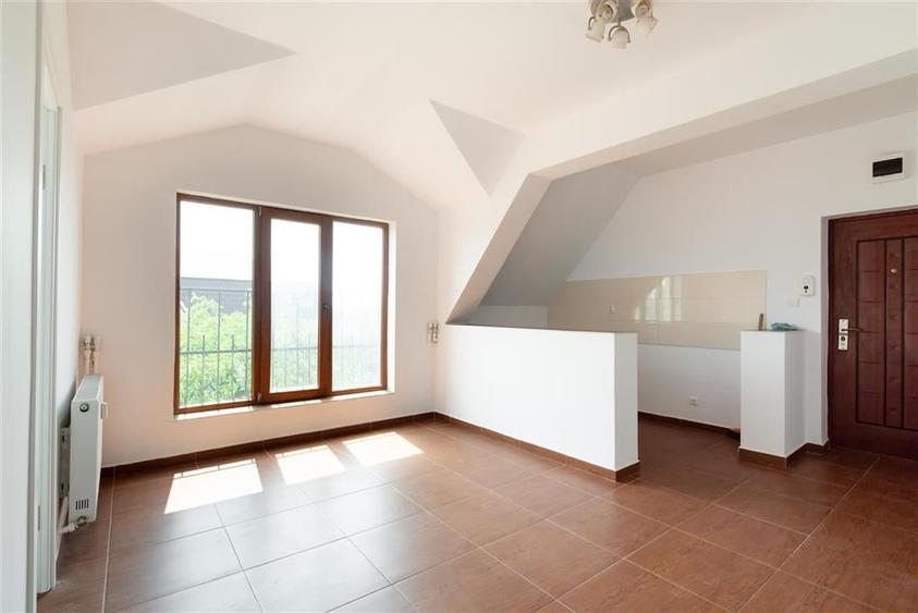 Apartament cu living+3 camere, 2 bai in zona Parcului 22 Decembrie - 2