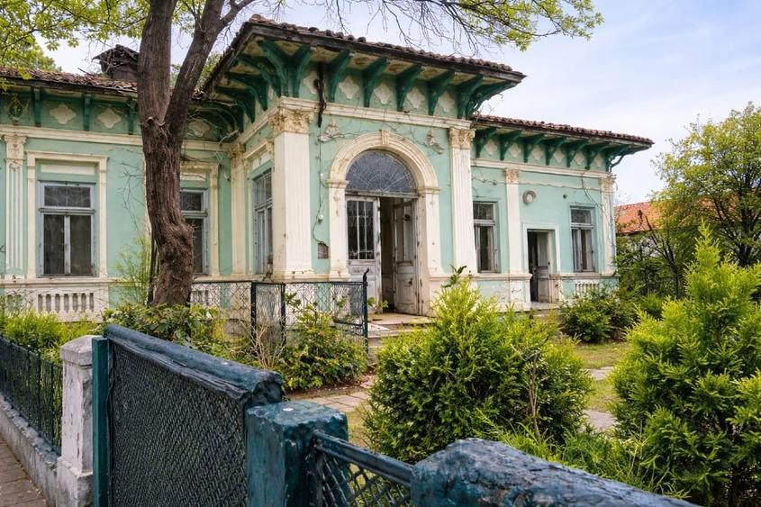 Casă istorică de vânzare la 100 m de mare – Mangalia | Zonă premium - 4