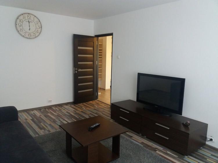 Apartament 2 camere decomandate Brazda scoala 23 - 1