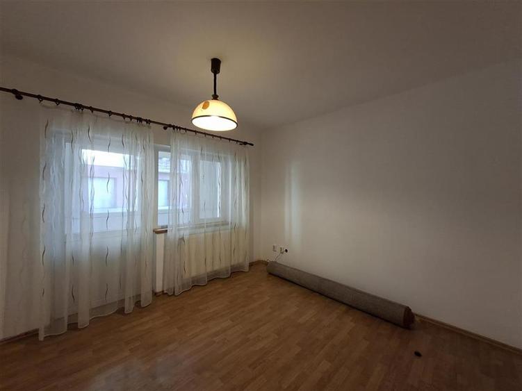 Apartament modern 4 camere 2 balcoane 2 bai garaj Zona Strand - 11