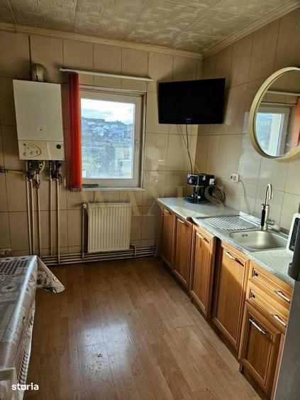 Apartament 4 camere decomandat,2 bai,2 balcoane,garaj etaj 1 DEJ - 8