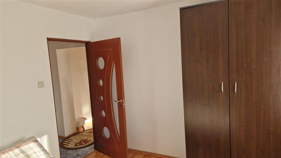 Apartament 2 camere de inchiriat piata 1 Mai - 4