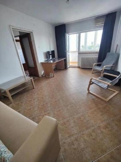 Apartament cu 4 camere semidecomandat în Dorobanți