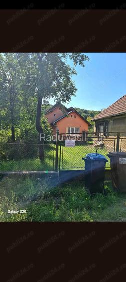 Proprietate ( casa + teren ) de vanzare.