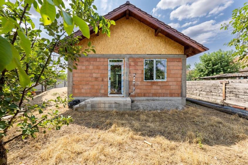Casa cu 3 camere la rosu, in Vladimirescu  de vanzare - 11