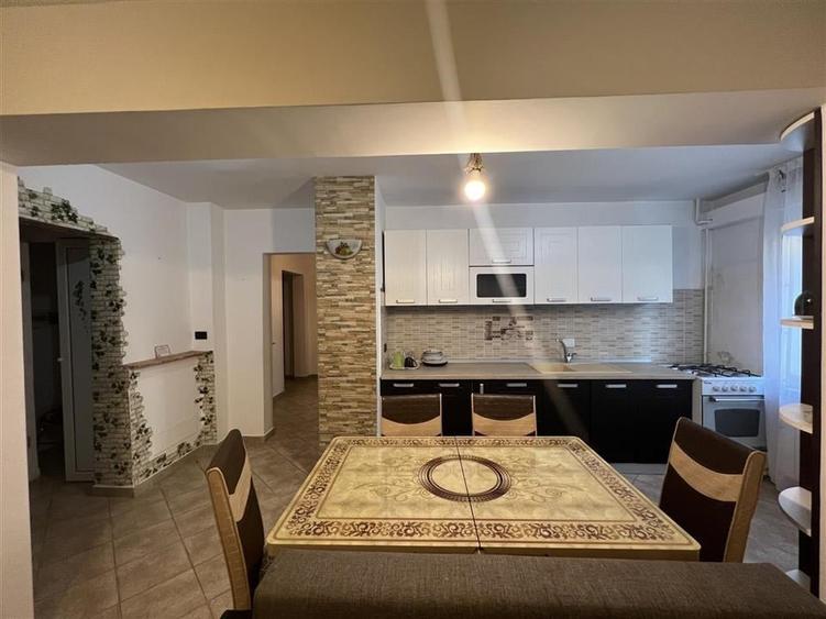 Ap 3 camere,parter, balcon, ultracentral- Scoala 9 - 4