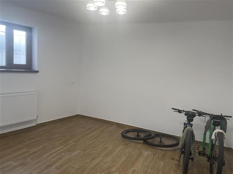 Dacia Polona casa singur curte D+Parter inalt 4 camere ideal birou - 6