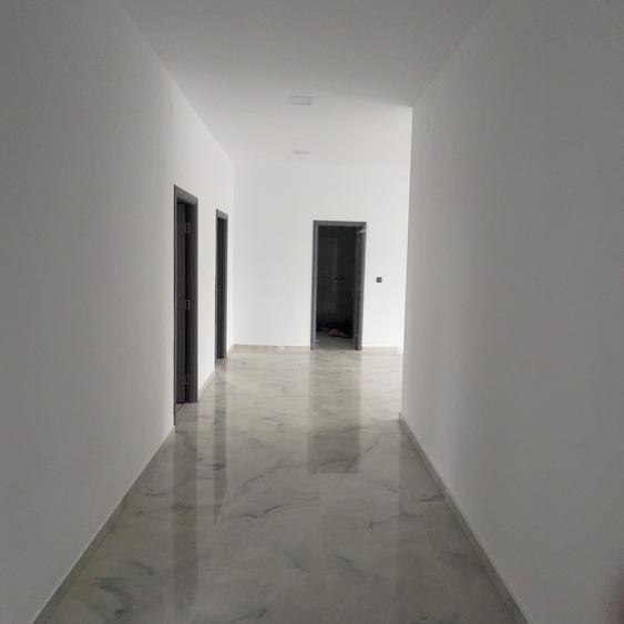 Casa individuala pe parter, zona Izvor - 9