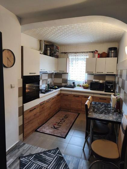 Vand apartament renovat si mobilat Nehoiu - 1