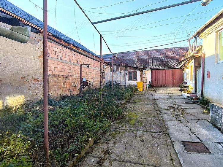 Casa saseasca 3 camere si 1400 mp teren in Brateiu - jud. Sibiu - 13